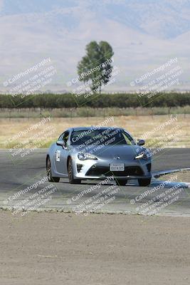 media/Sep-15-2024-Speed Ventures (Sun) [[7a54f7ed2f]]/Yellow Group/Session 1 (Outside Grapevine)/